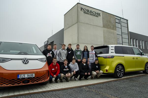 V nové Tréninkové akademii v obci Zlatníky-Hodkovice bojovali o účast v celostátním finále studenti pražských odborných škol